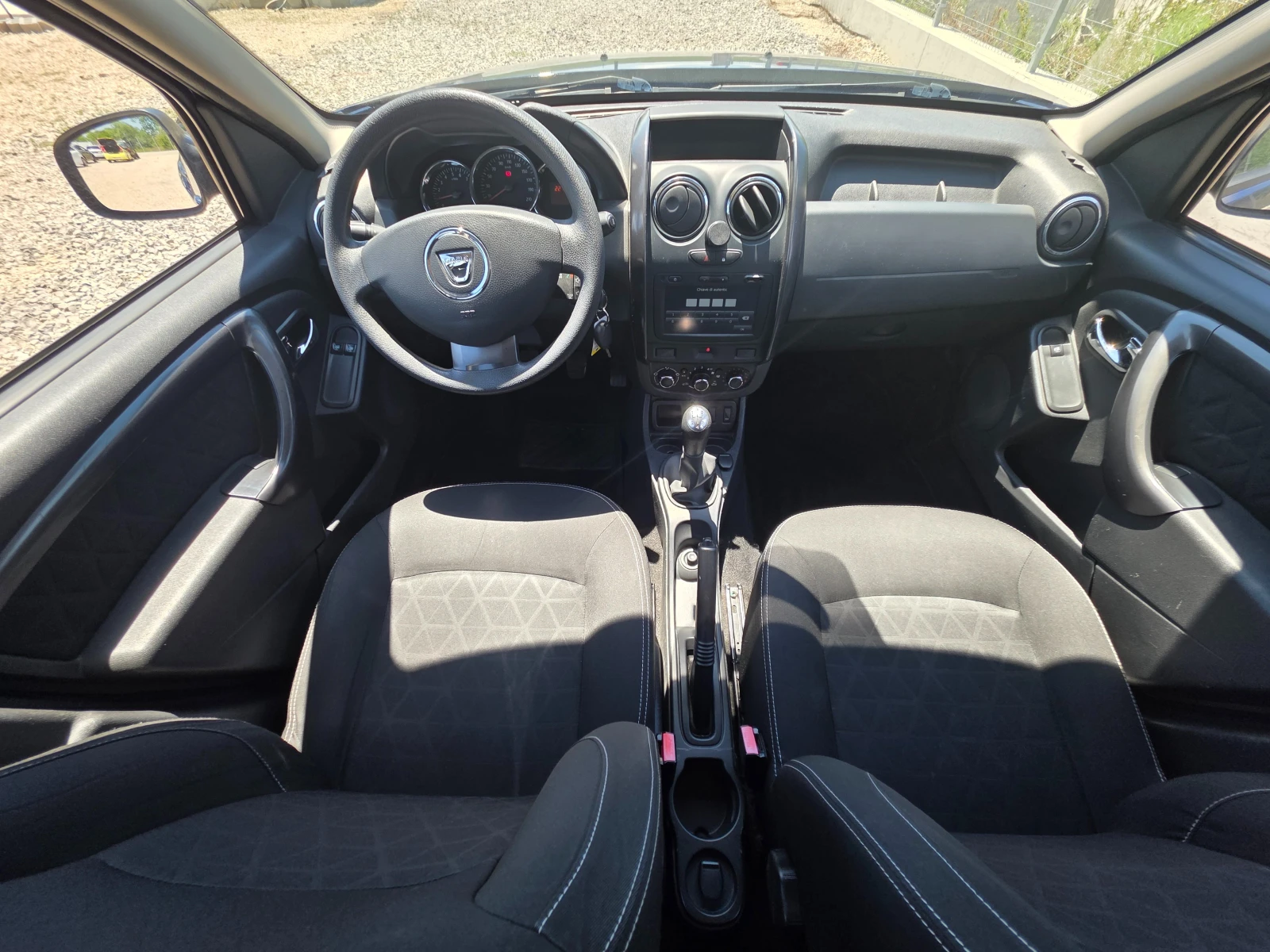 Dacia Duster 1.6 i-Ambiance-4x2-105hp-Facelift, снимка 8 - Автомобили и джипове - 55153253