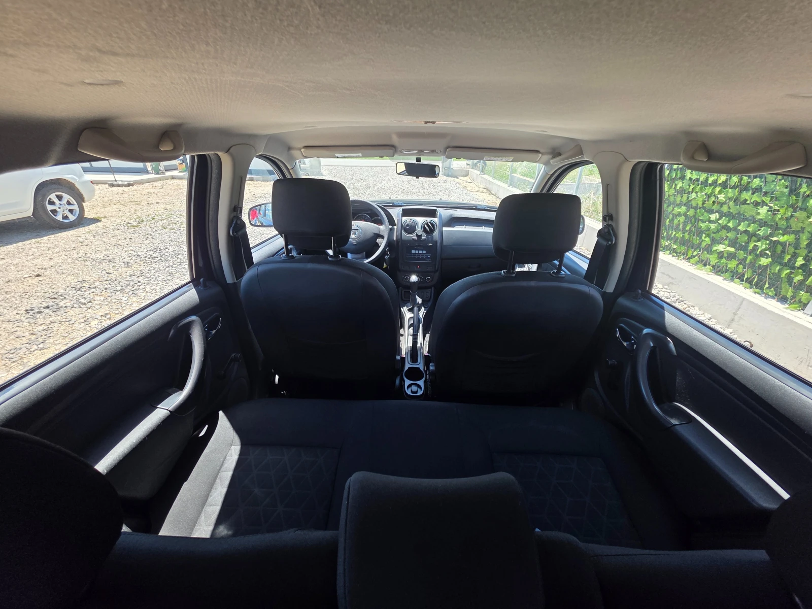 Dacia Duster 1.6 i-Ambiance-4x2-105hp-Facelift, снимка 14 - Автомобили и джипове - 55153253