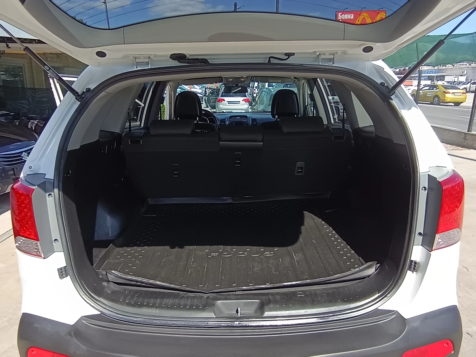 Kia Sorento 2.2crdi, снимка 12 - Автомобили и джипове - 55235649