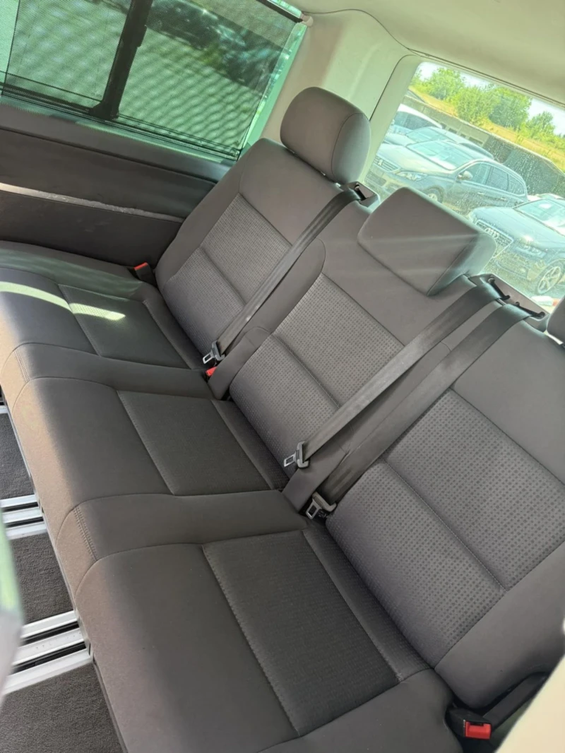 VW Multivan 4motion, снимка 14 - Бусове и автобуси - 53283844