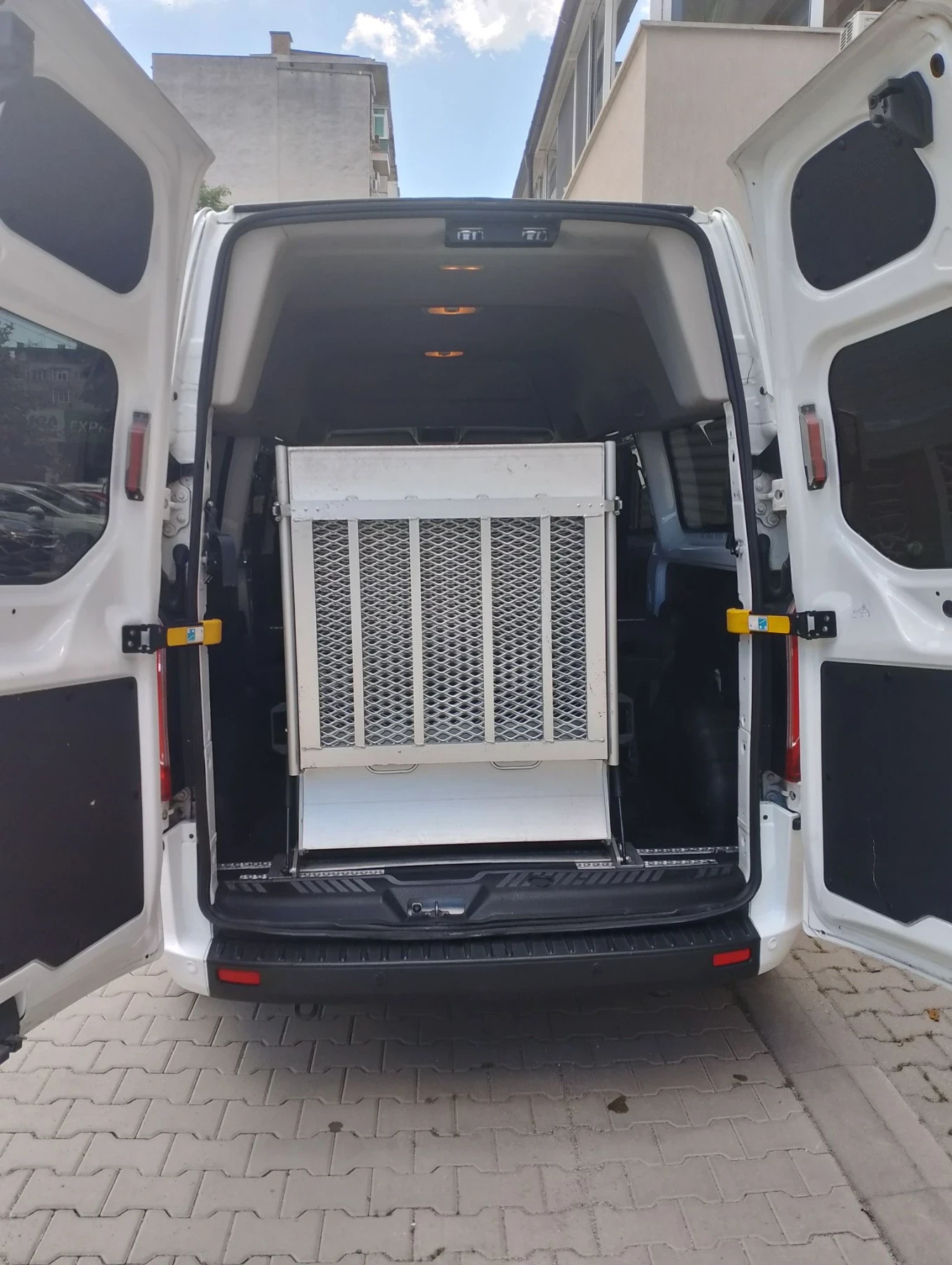 Ford Transit Custom L2H2, снимка 9 - Бусове и автобуси - 55562523