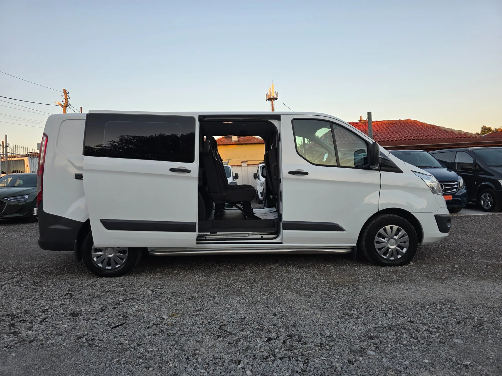 Ford Transit Custom 2.2tdci 5+ 1 дълга база, снимка 7 - Бусове и автобуси - 56135587