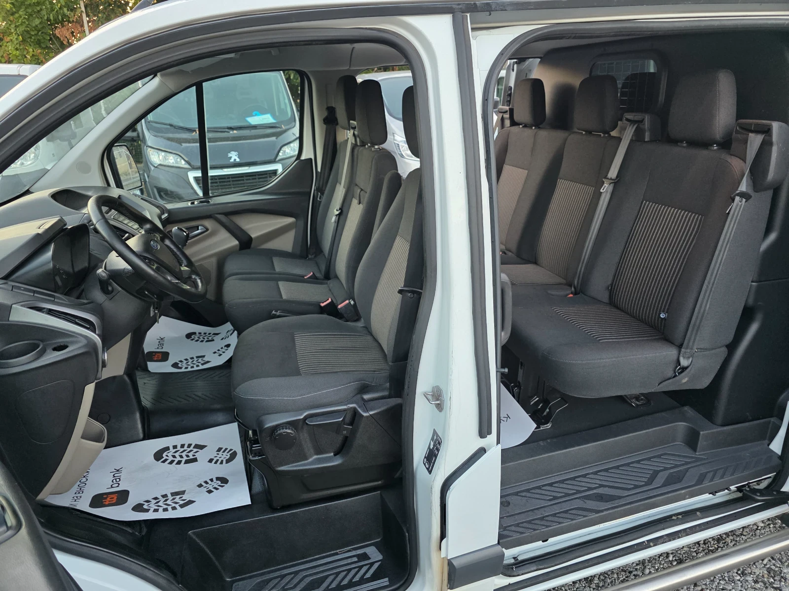 Ford Transit Custom 2.2tdci 5+ 1 дълга база, снимка 17 - Бусове и автобуси - 56135587