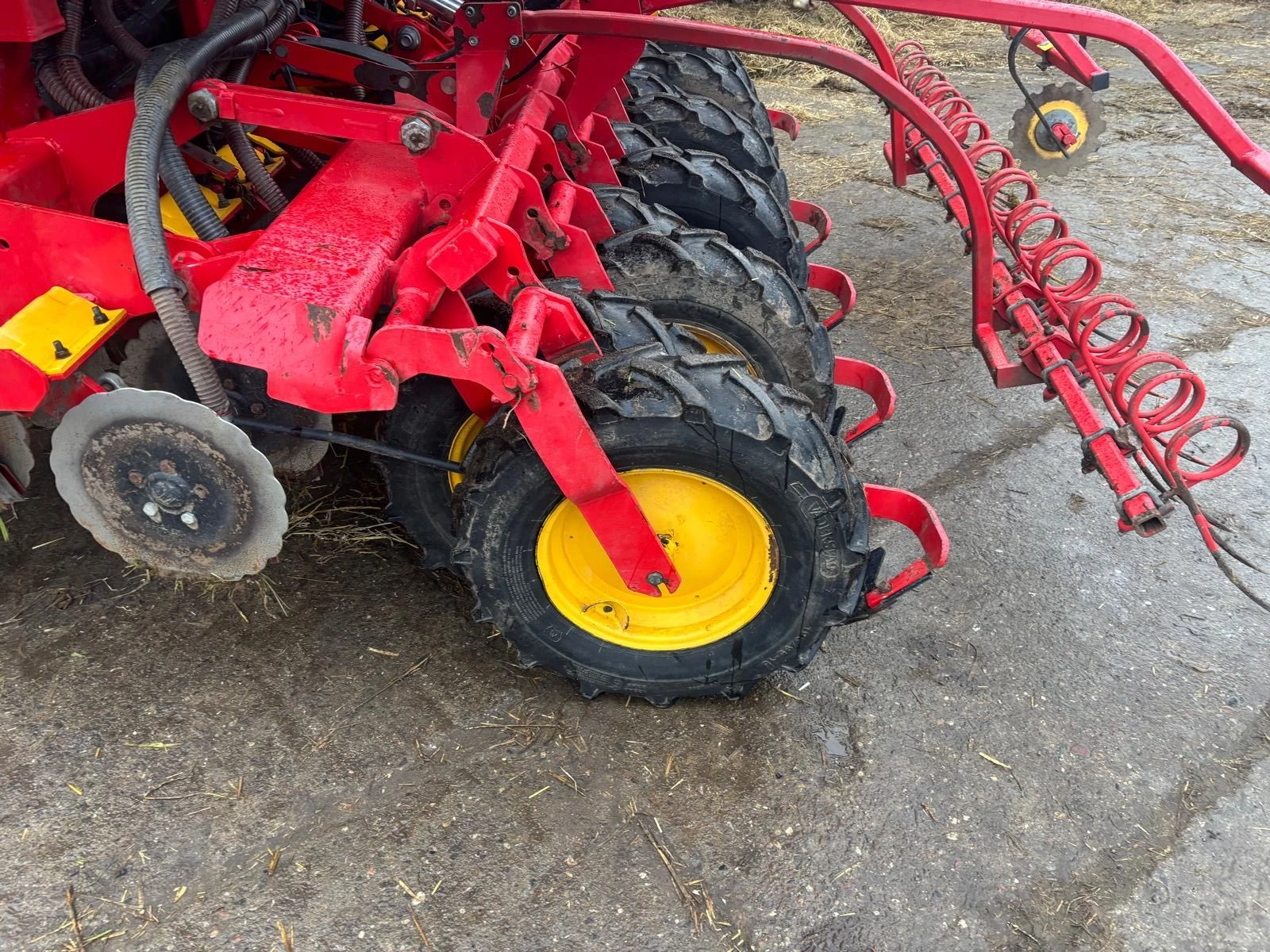 Сеялка Vaderstad RAPID 400 S 4 МЕТРА СГЪВАЕМА ЛИЗИНГ, снимка 3 - Селскостопанска техника - 56324356