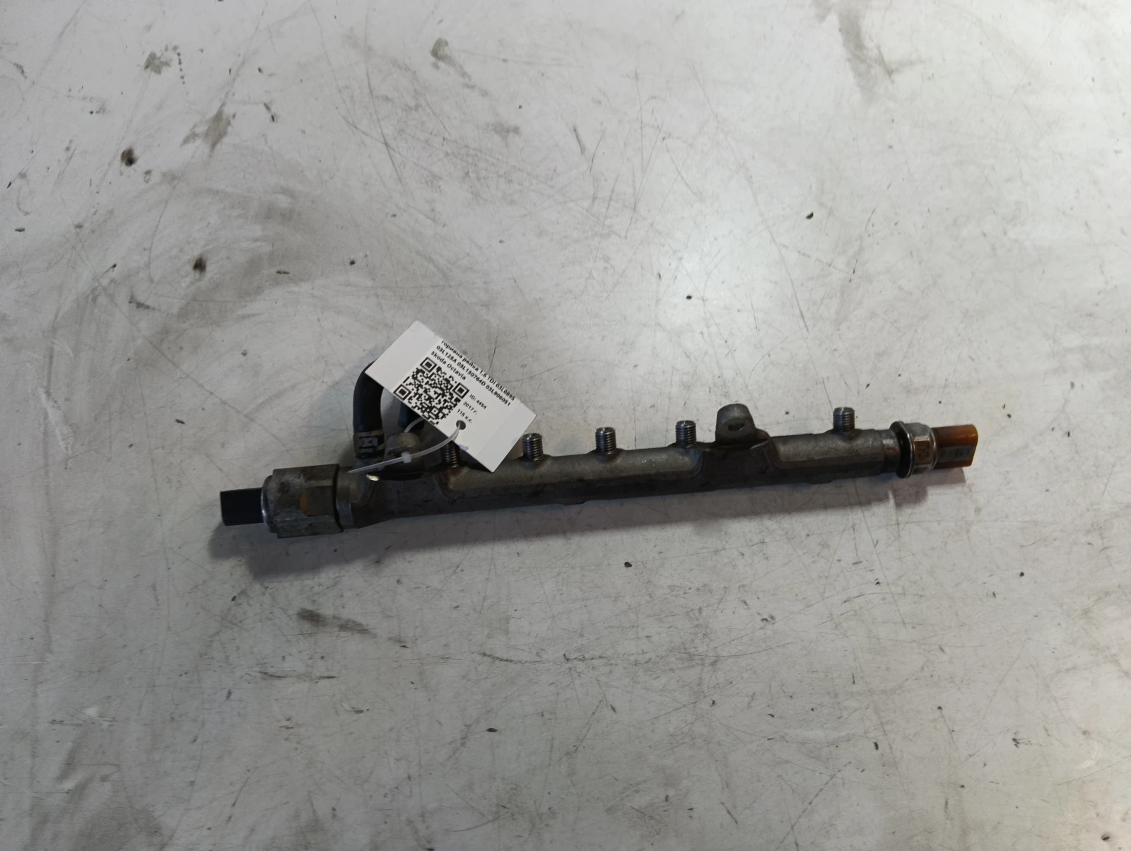 горивна рейка 1.6 TDI 03L089S 03L125A 03L130764D 03L906051 Skoda Octavia