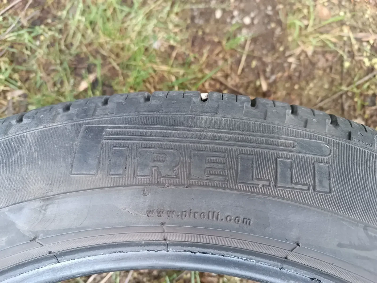 Гуми Всесезонни 235/50R18, снимка 2 - Гуми и джанти - 54895331