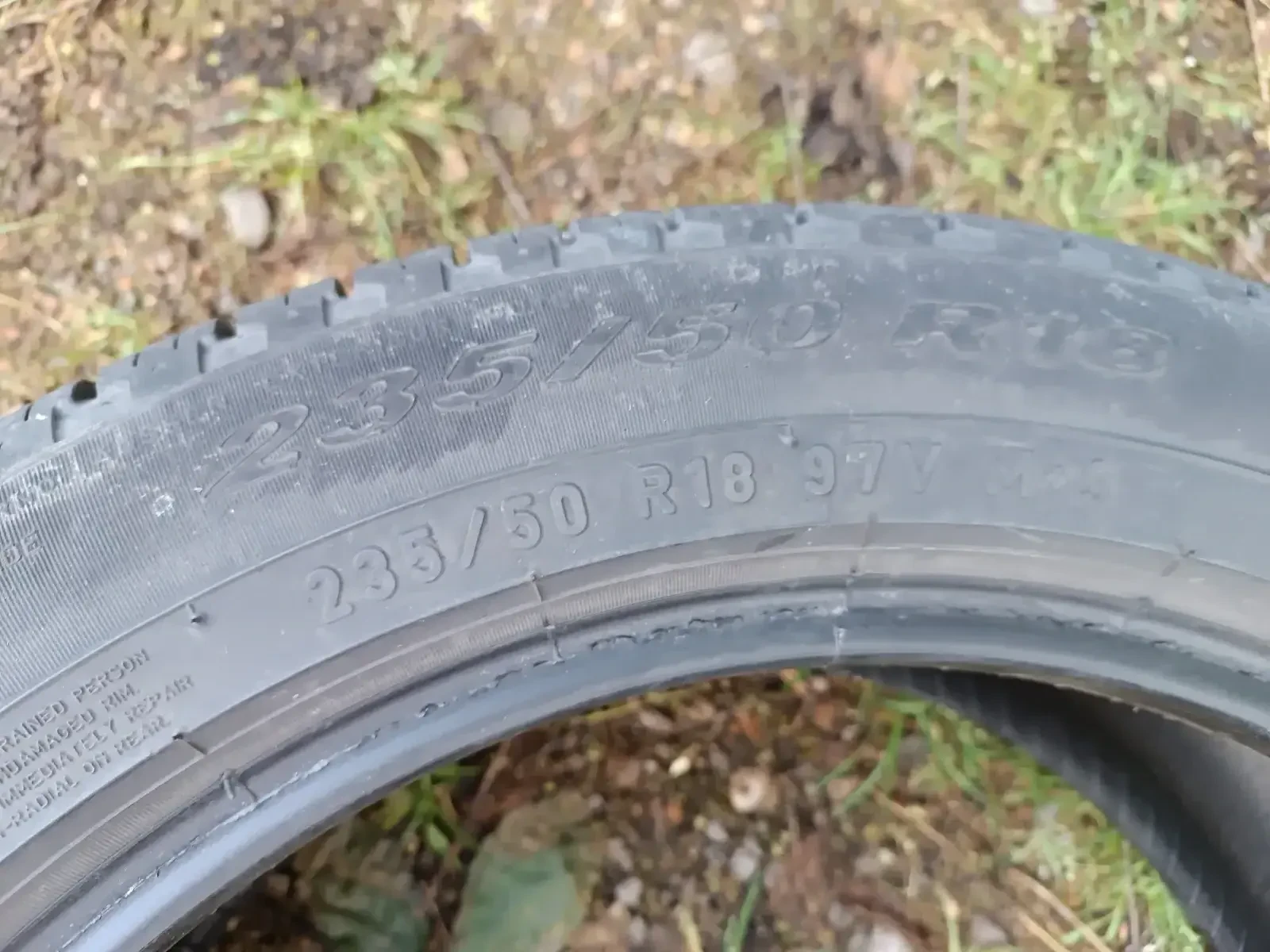 Гуми Всесезонни 235/50R18, снимка 3 - Гуми и джанти - 54895331