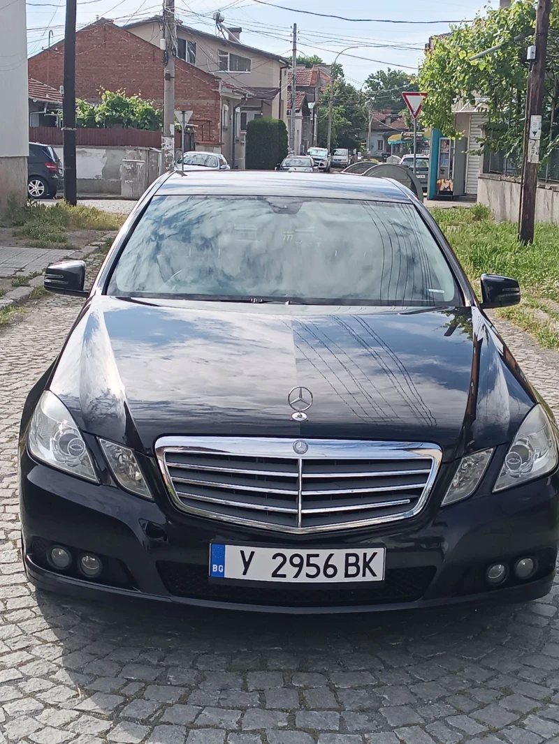 Mercedes-Benz E 220, снимка 1 - Автомобили и джипове - 48612074