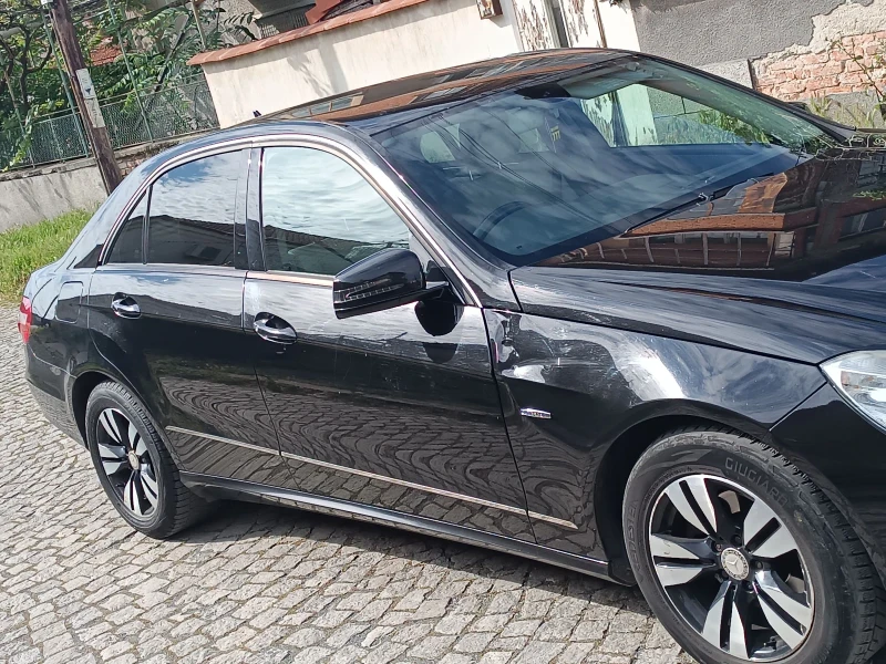 Mercedes-Benz E 220, снимка 5 - Автомобили и джипове - 48612074