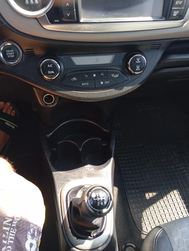 Toyota Yaris 1.4 дизел , снимка 8 - Автомобили и джипове - 50682746