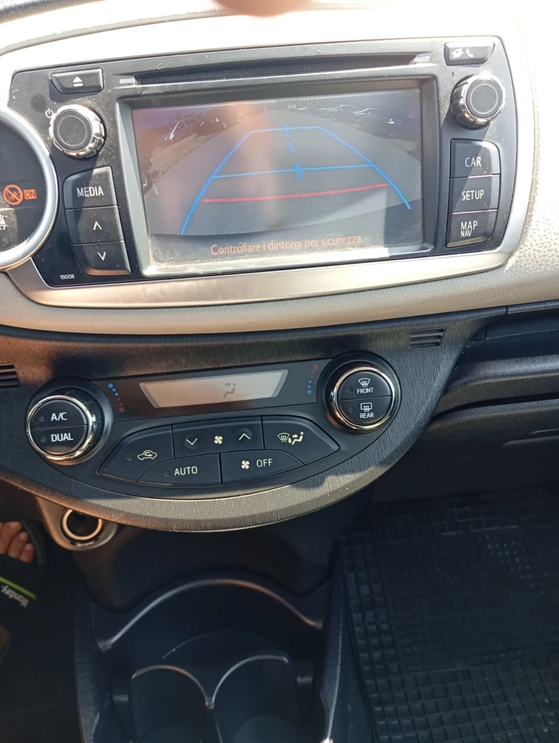 Toyota Yaris 1.4 дизел , снимка 6 - Автомобили и джипове - 50682746