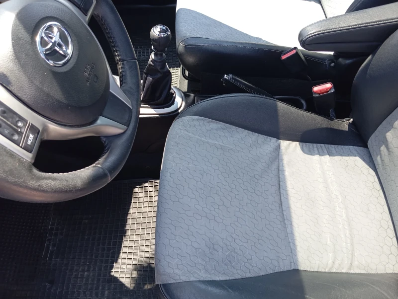 Toyota Yaris 1.4 дизел , снимка 9 - Автомобили и джипове - 50682746