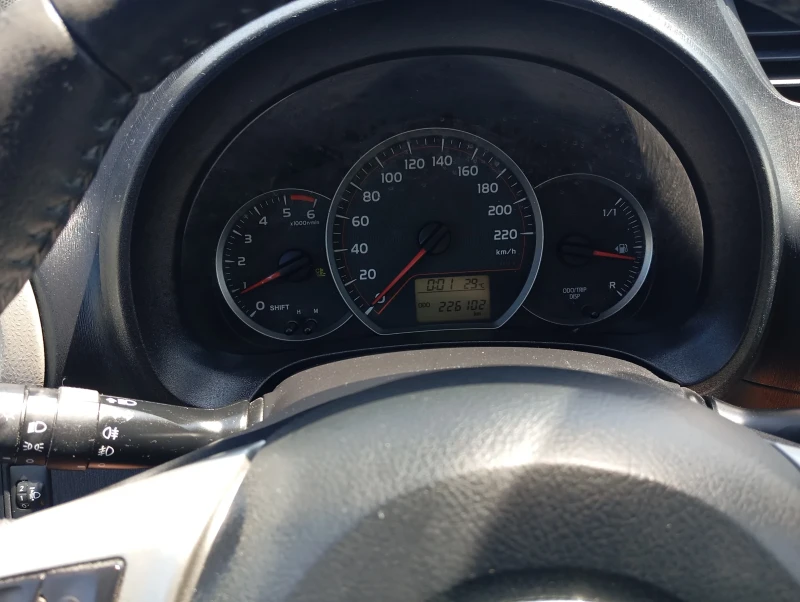 Toyota Yaris 1.4 дизел , снимка 7 - Автомобили и джипове - 50682746