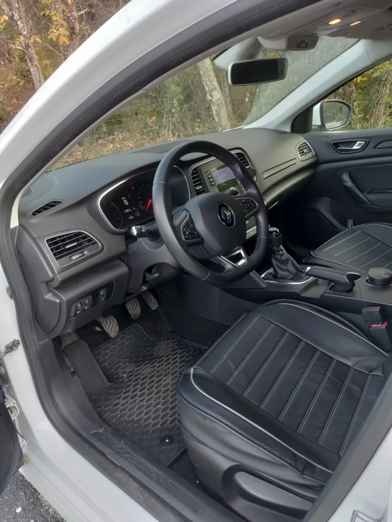 Renault Megane, снимка 17 - Автомобили и джипове - 52190084