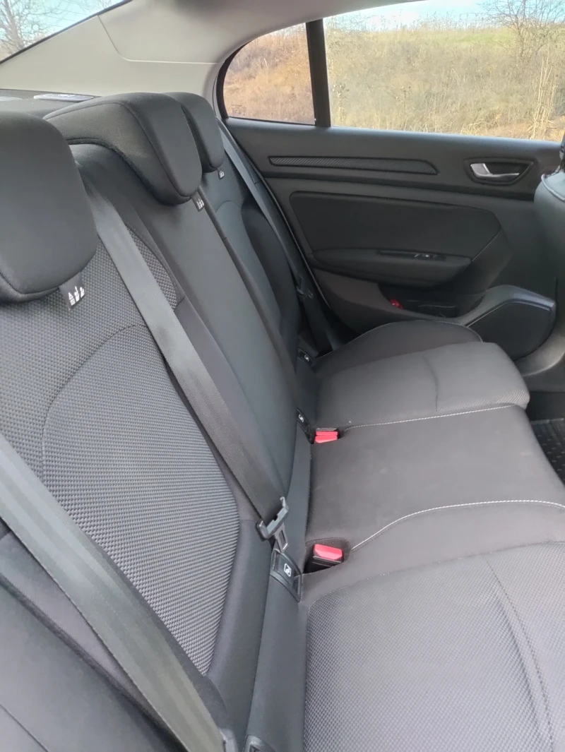 Renault Megane, снимка 12 - Автомобили и джипове - 52190084