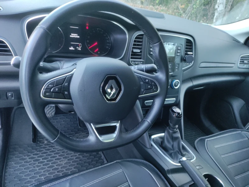 Renault Megane, снимка 15 - Автомобили и джипове - 52190084