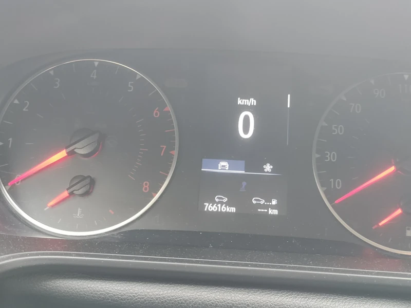 Renault Megane, снимка 8 - Автомобили и джипове - 52190084