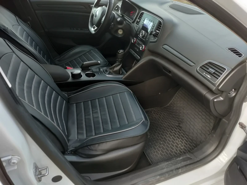 Renault Megane, снимка 13 - Автомобили и джипове - 52190084