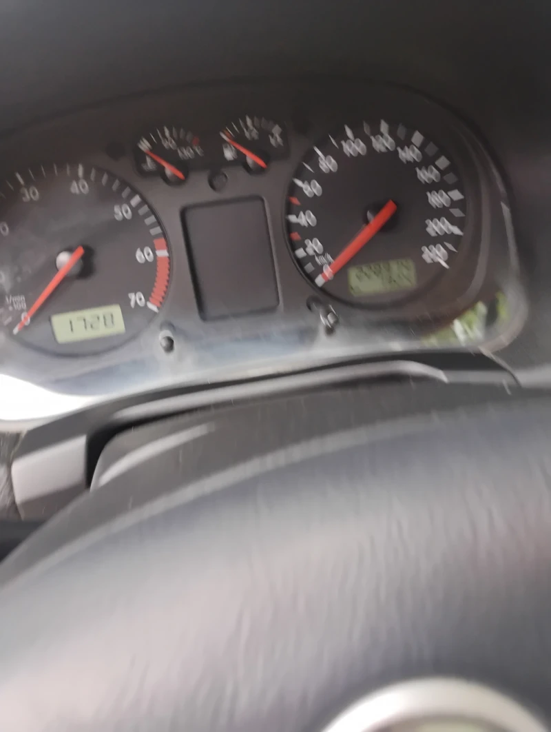 VW Golf 1.4i, снимка 3 - Автомобили и джипове - 53023882