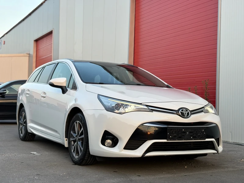 Toyota Avensis 1.6 D4D* Navi* Distronic* Keyless* Panorama* Camer - 17700 лв. - 95925552 1