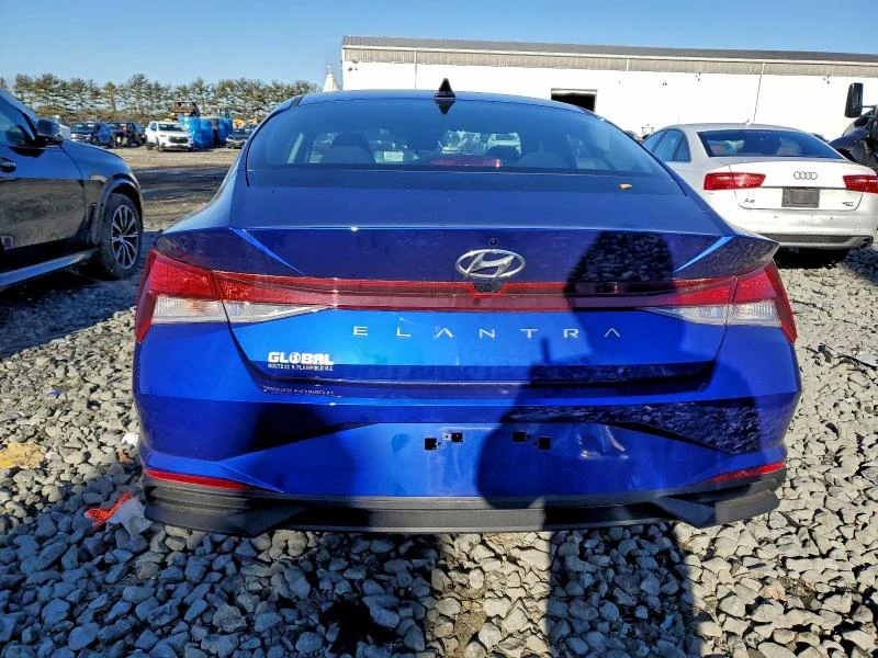 Hyundai Elantra 2.0L 4 Front-wheel Drive, снимка 11 - Автомобили и джипове - 52907545