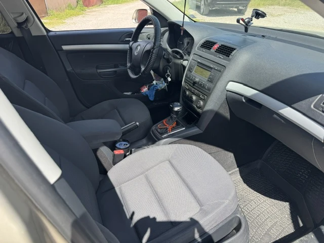 Skoda Octavia, снимка 8 - Автомобили и джипове - 54708128