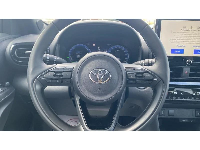 Toyota Yaris Cross 1.5 HEV Elegance, снимка 17 - Автомобили и джипове - 56656103