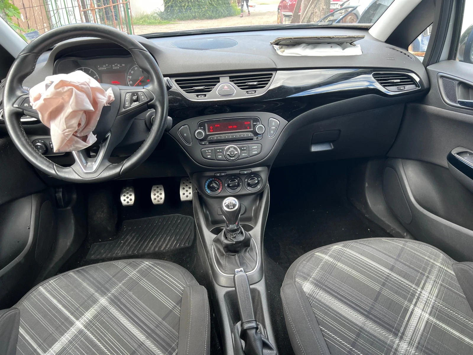 Opel Corsa 1.2, снимка 11 - Автомобили и джипове - 50070663