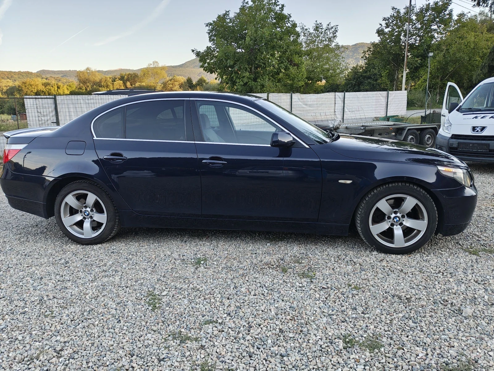 BMW 530 2.5i   6 цилиндров, 177к.с. - изображение 8