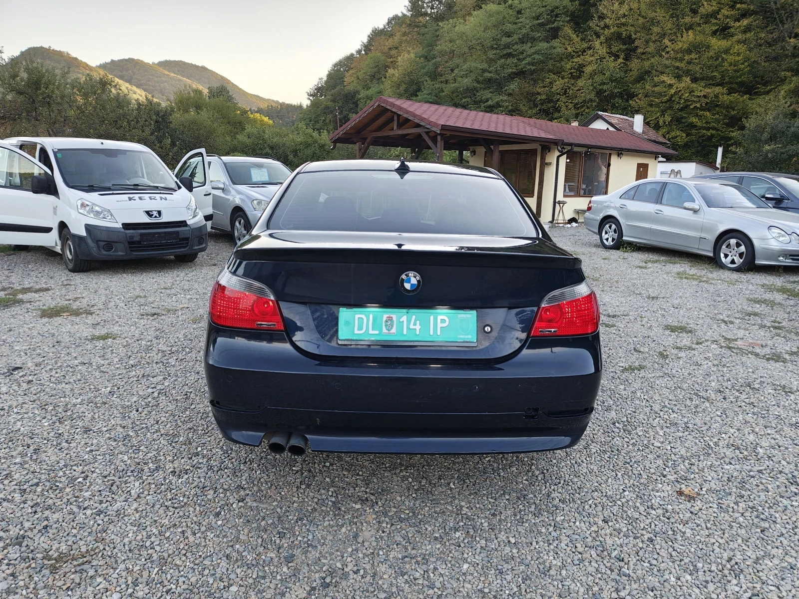 BMW 530 2.5i   6 цилиндров, 177к.с. - изображение 6