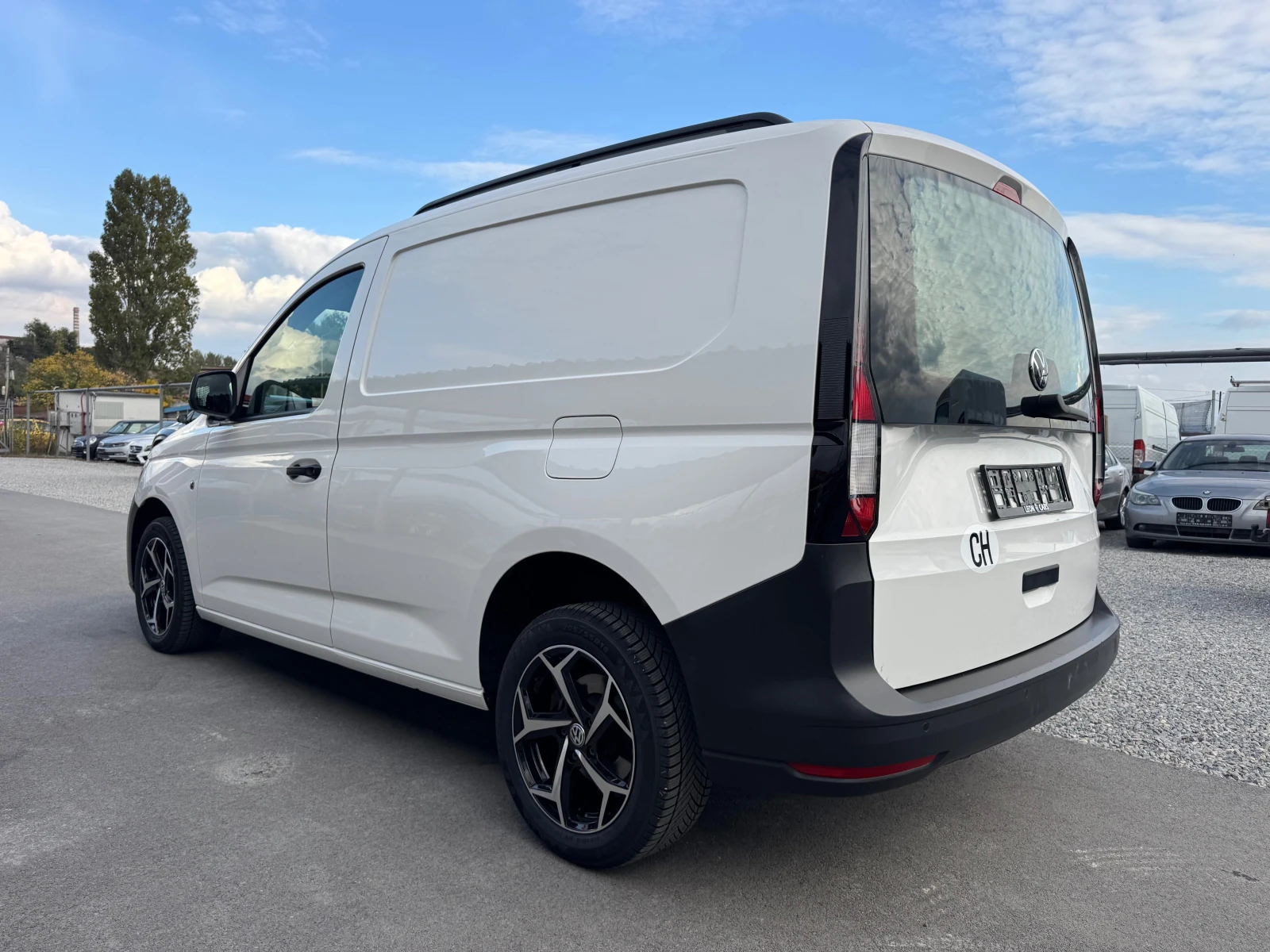 VW Caddy 2.0 TDI CH.  - изображение 7