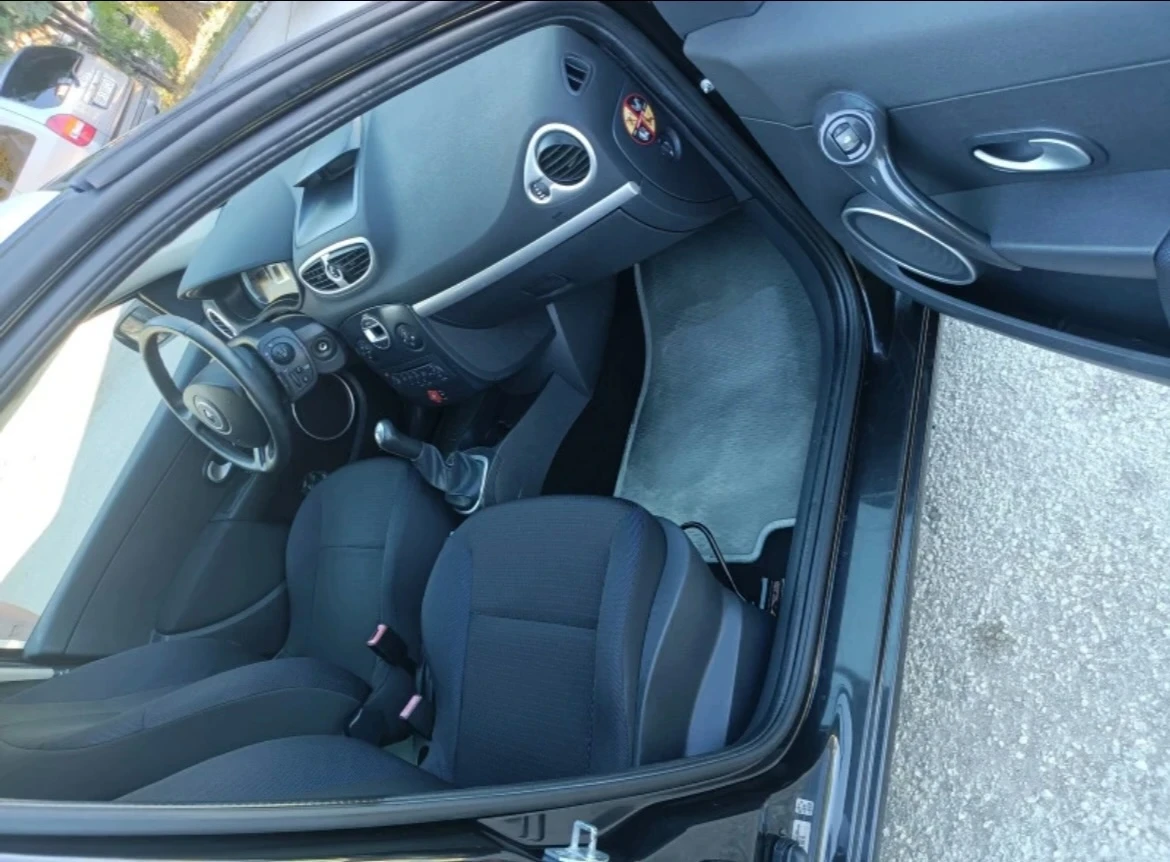 Renault Clio 1.2 , снимка 12 - Автомобили и джипове - 53808569