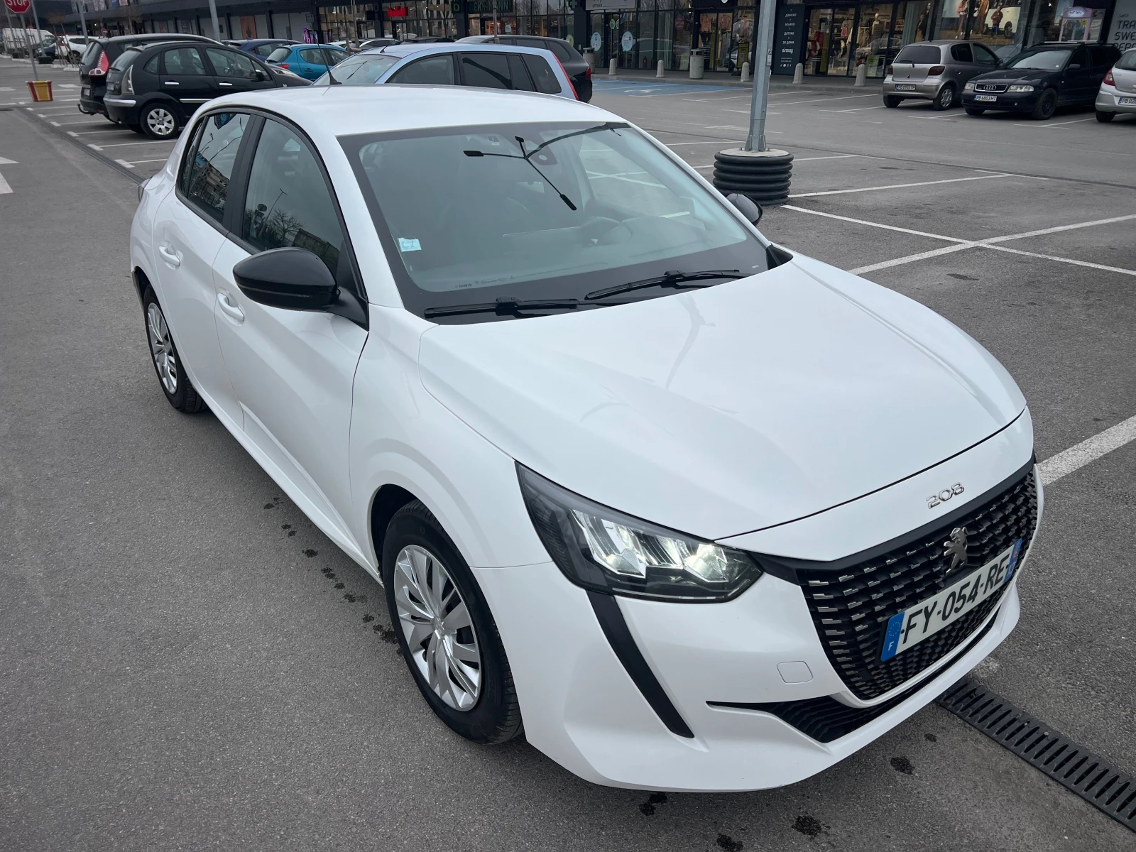 Peugeot 208 1.5HDI, снимка 3 - Автомобили и джипове - 54157235