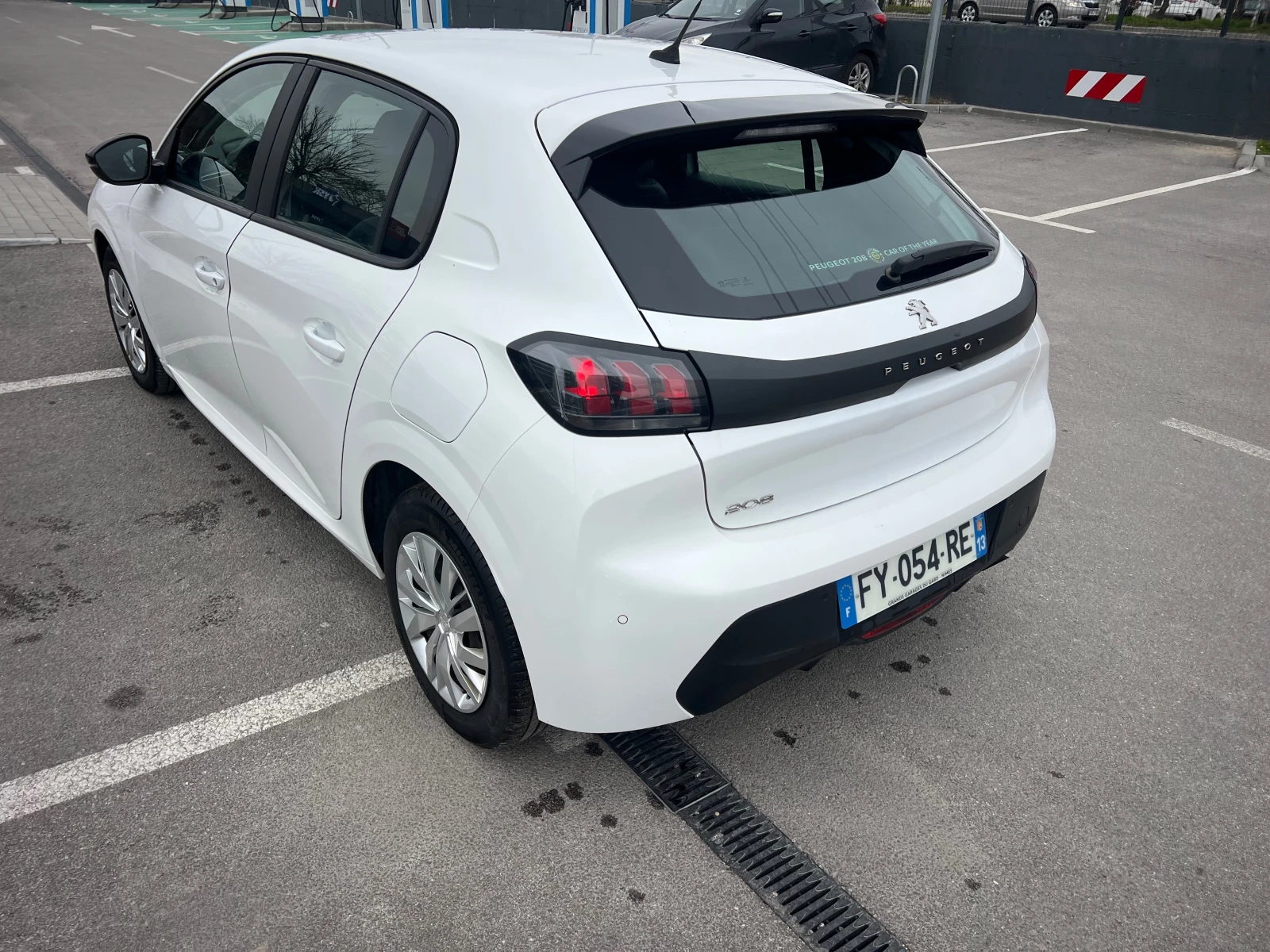 Peugeot 208 1.5HDI, снимка 6 - Автомобили и джипове - 54157235