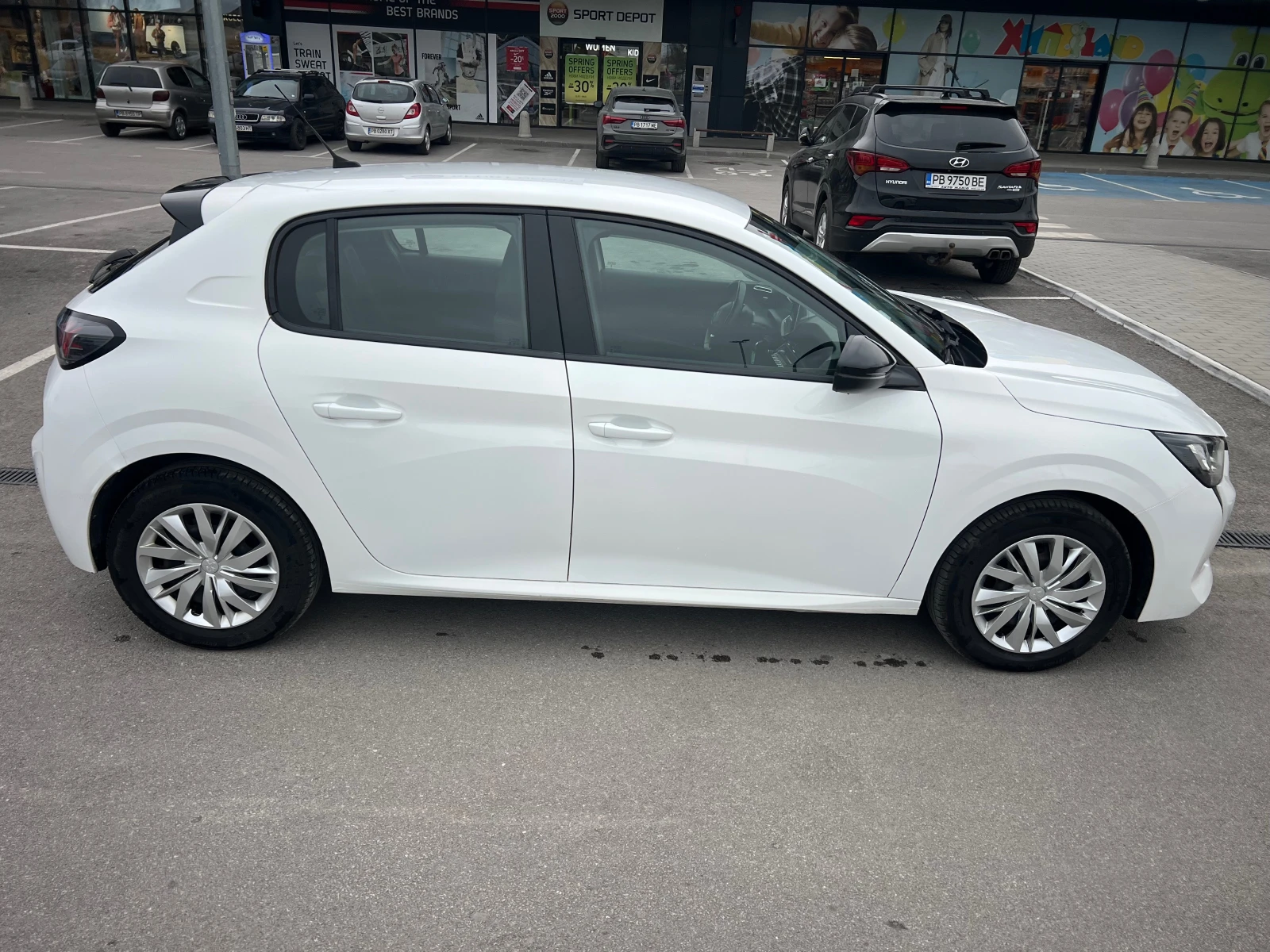 Peugeot 208 1.5HDI, снимка 4 - Автомобили и джипове - 54157235