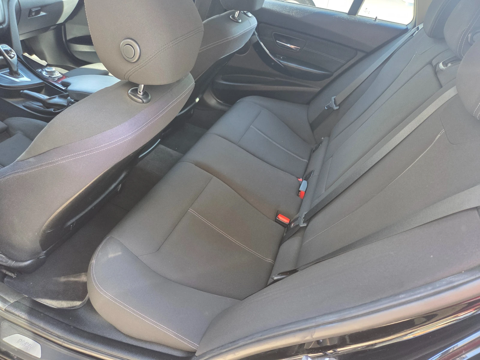 BMW 320 d Sport , снимка 11 - Автомобили и джипове - 54511417