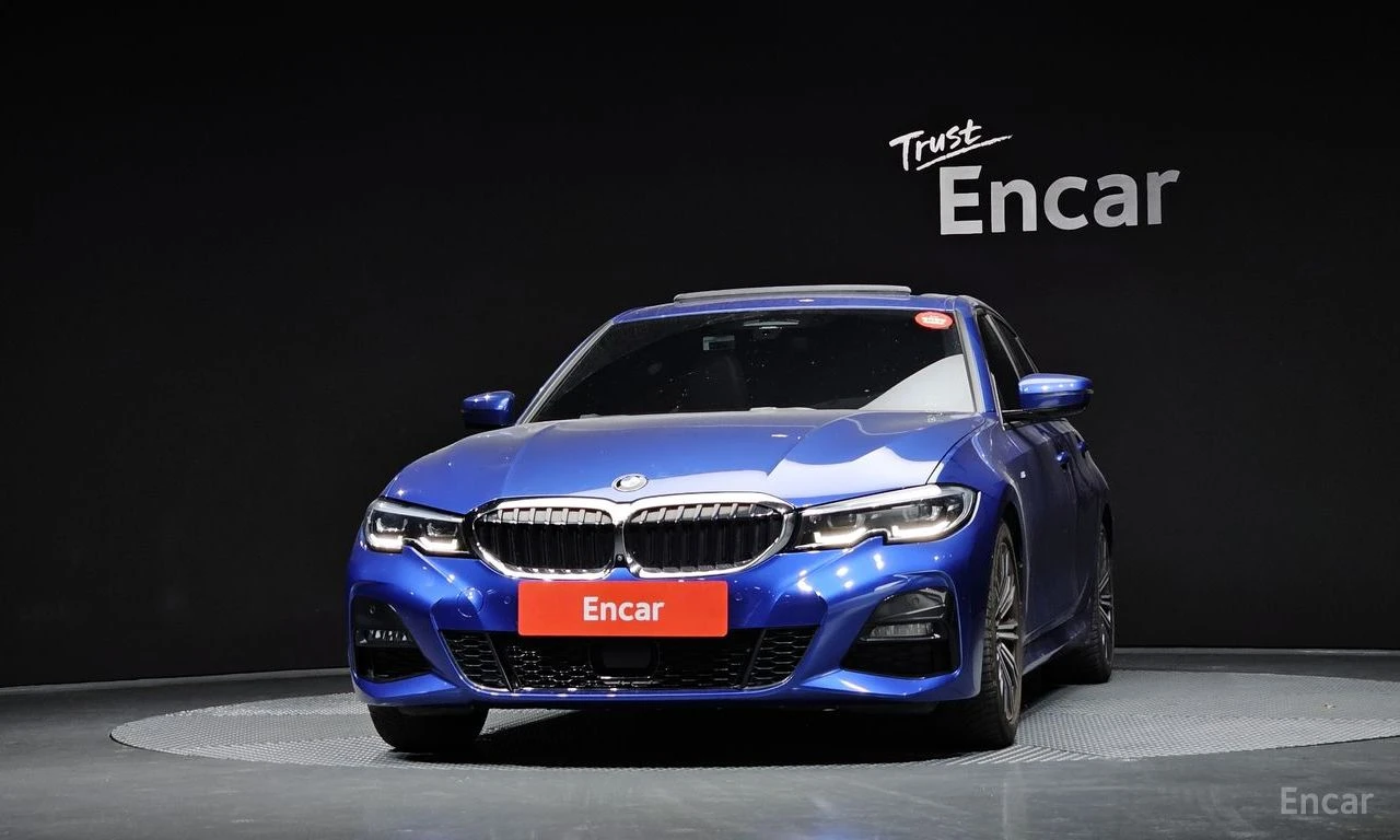 BMW 320 i M-Sport* DISTRONIC* HARMAN KARDON* HEAD-UP* 360*, снимка 3 - Автомобили и джипове - 54585695