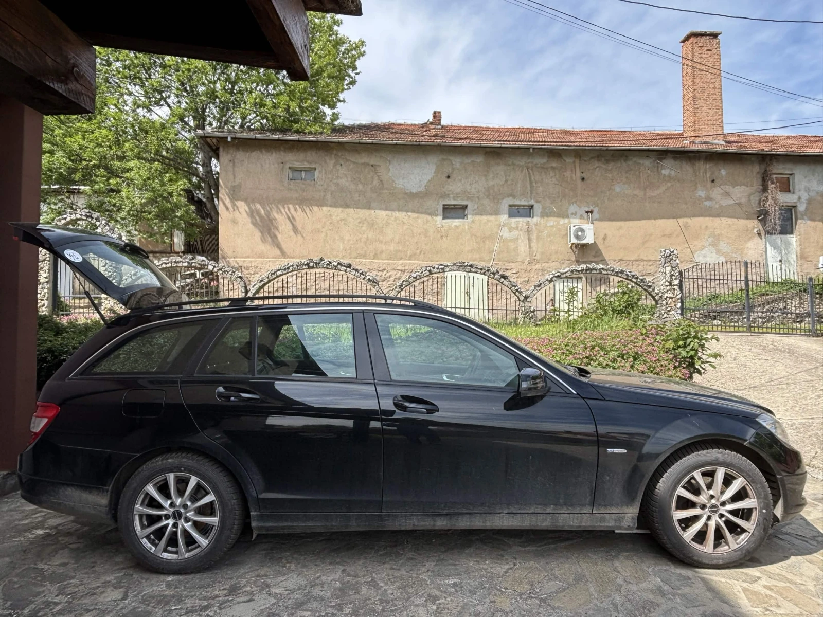 Mercedes-Benz C 180, снимка 4 - Автомобили и джипове - 54605926