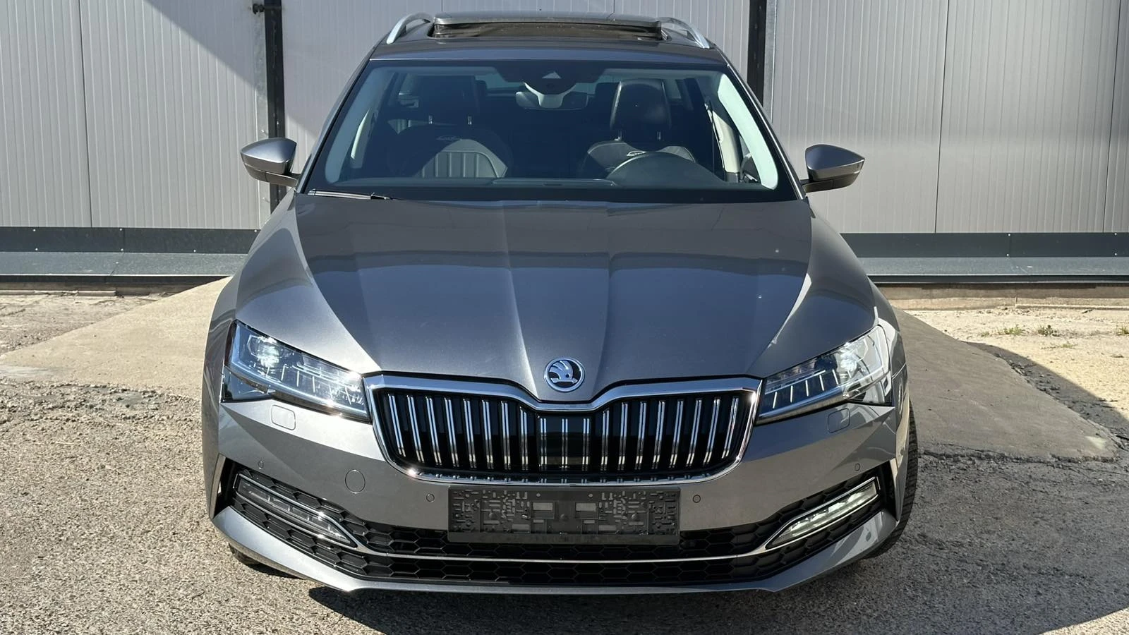 Skoda Superb Laurin & Klement, снимка 2 - Автомобили и джипове - 55056408