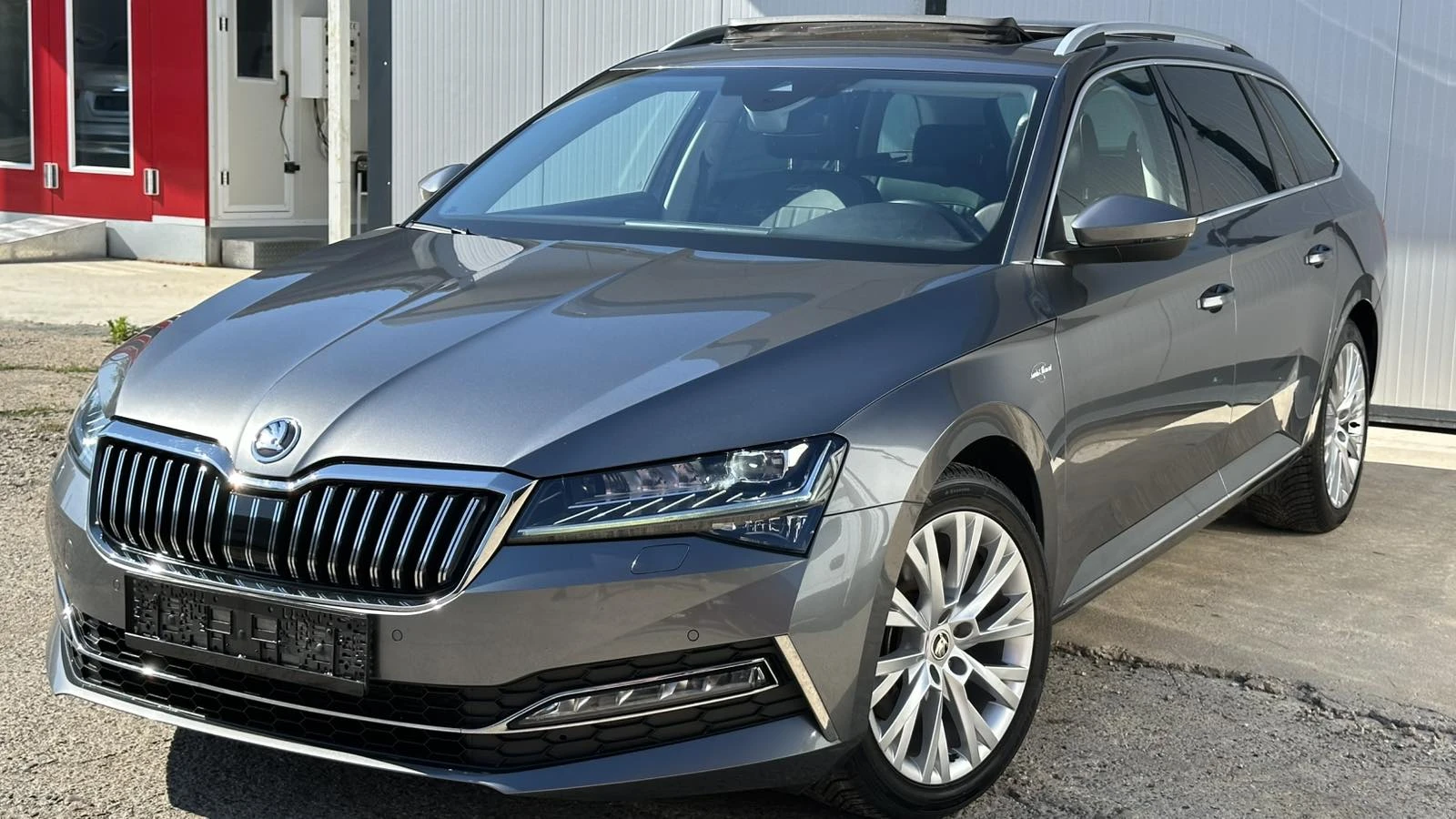 Skoda Superb Laurin & Klement, снимка 3 - Автомобили и джипове - 55056408