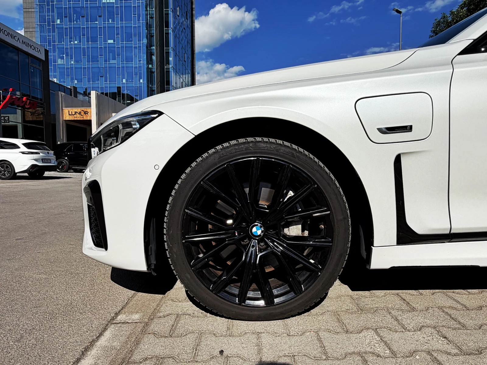 BMW 745 M Sport Package, снимка 8 - Автомобили и джипове - 55285335