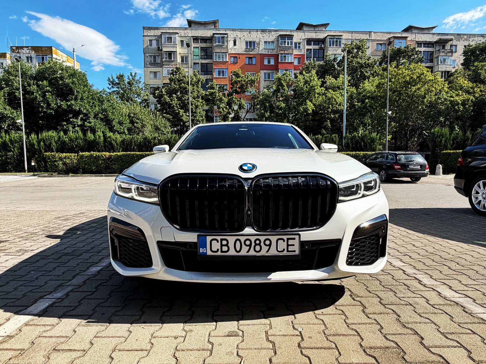 BMW 745 M Sport Package, снимка 2 - Автомобили и джипове - 55285335
