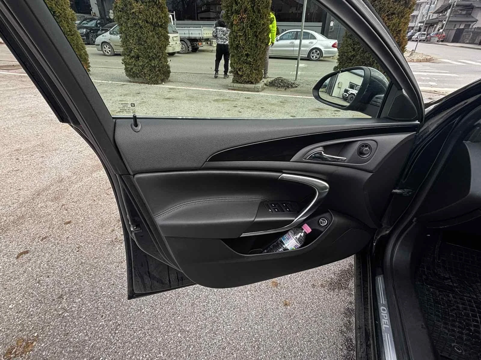 Opel Insignia, снимка 9 - Автомобили и джипове - 55808533