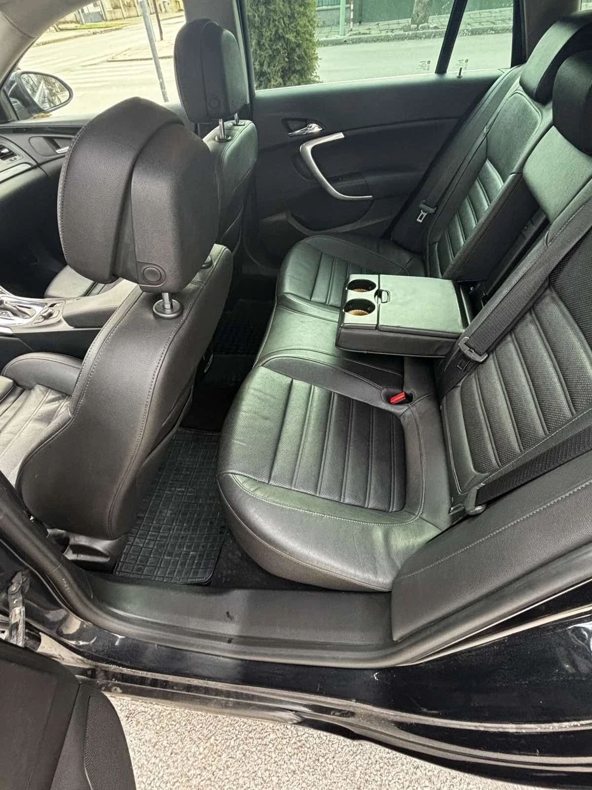 Opel Insignia, снимка 14 - Автомобили и джипове - 55808533