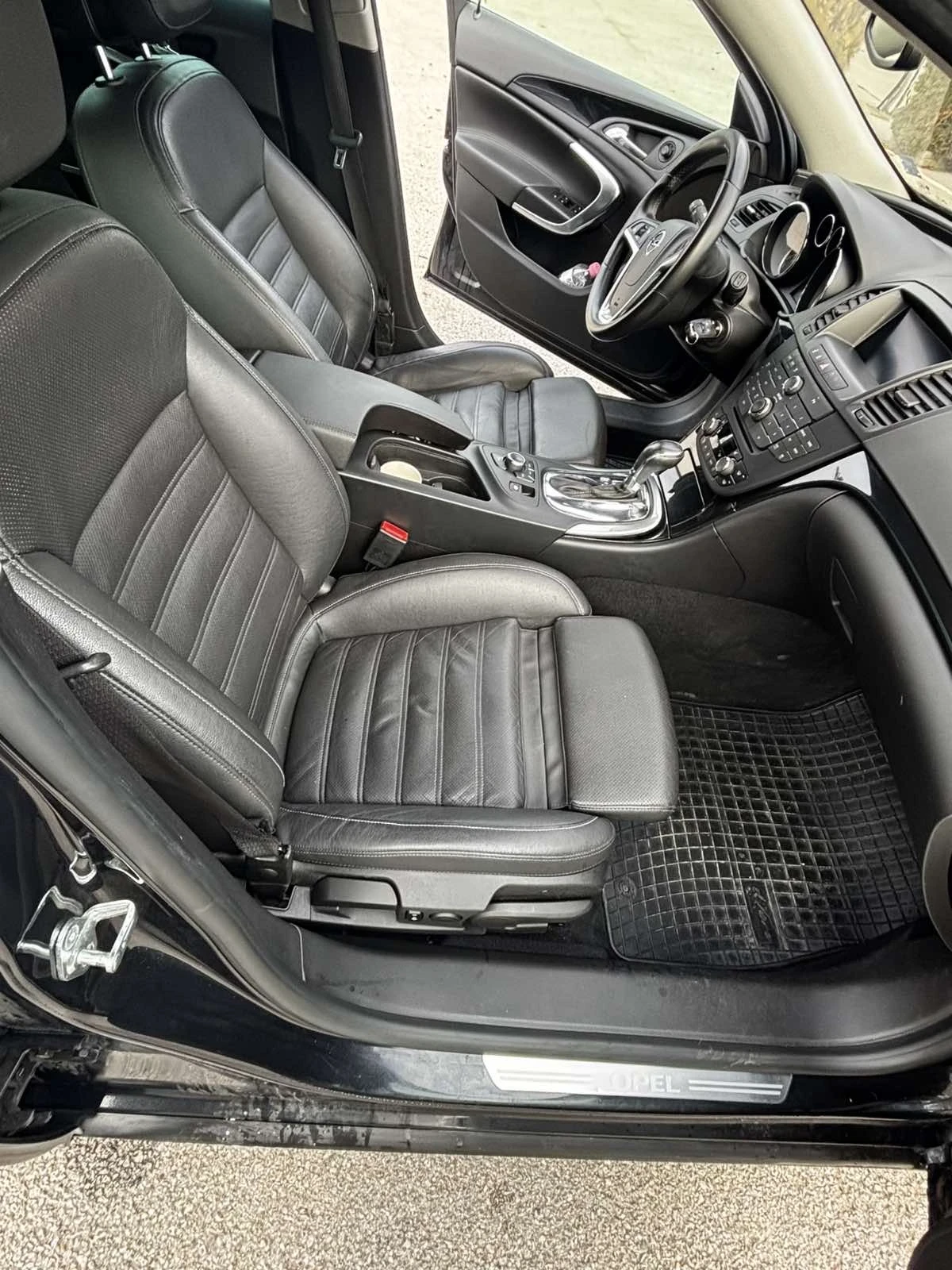 Opel Insignia, снимка 12 - Автомобили и джипове - 55808533