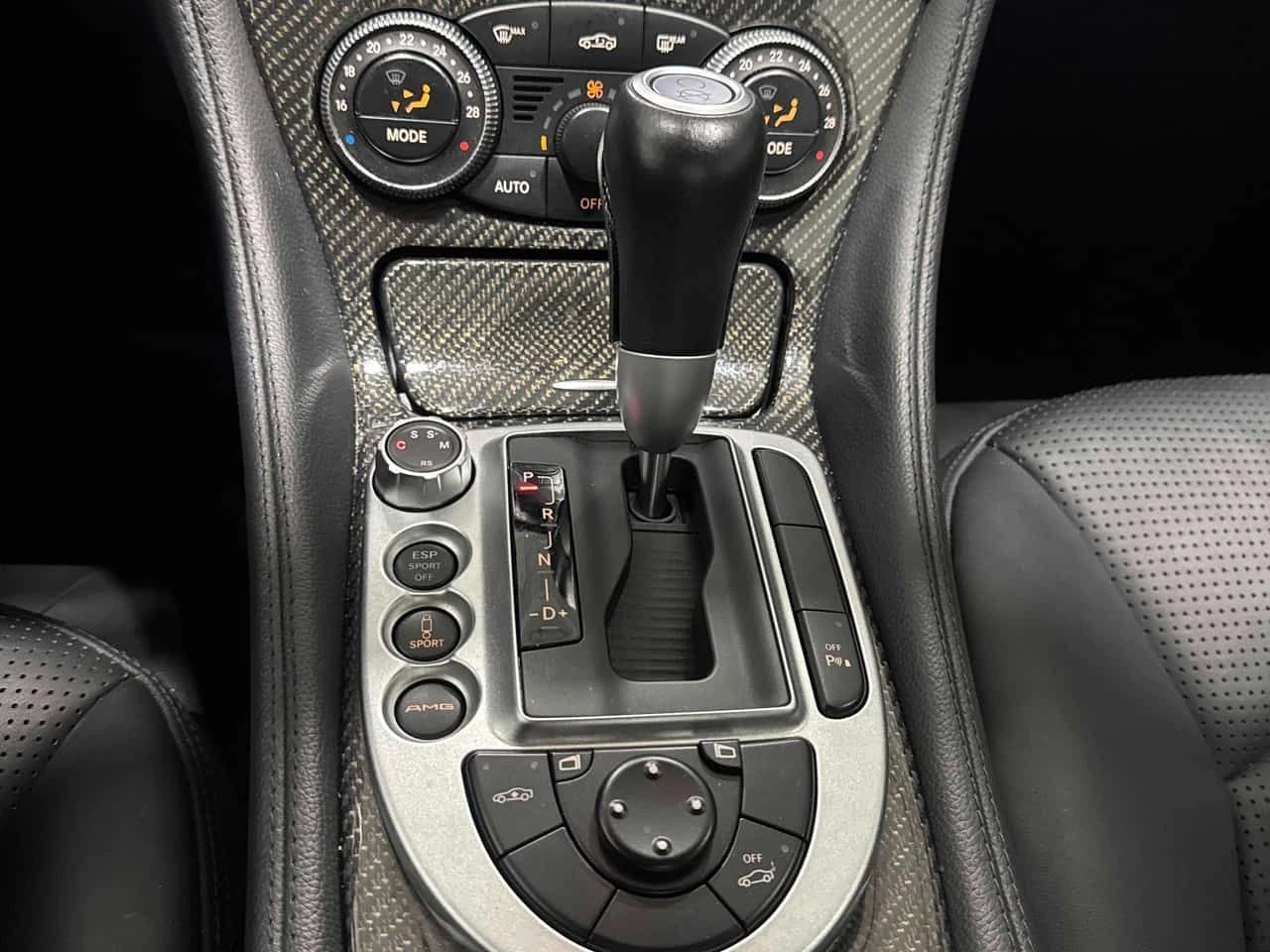 Mercedes-Benz SL * 6.2L AMG * АВТОКРЕДИТ БЕЗ ПЪРВОНАЧАЛНА ВНОСКА* , снимка 10 - Автомобили и джипове - 55500950