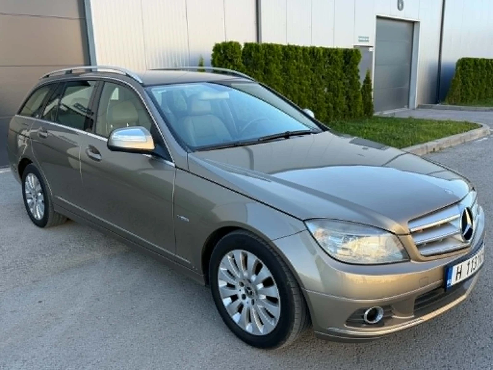 Mercedes-Benz C 220, снимка 2 - Автомобили и джипове - 56163455