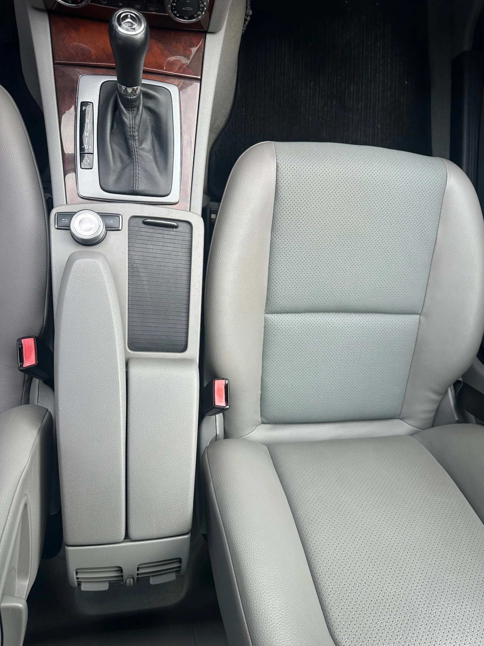 Mercedes-Benz C 220, снимка 9 - Автомобили и джипове - 56163455