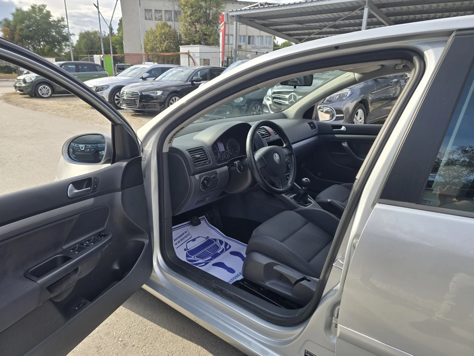 VW Golf 1.9TDI 105 к.с 6 скорости, снимка 11 - Автомобили и джипове - 56208071