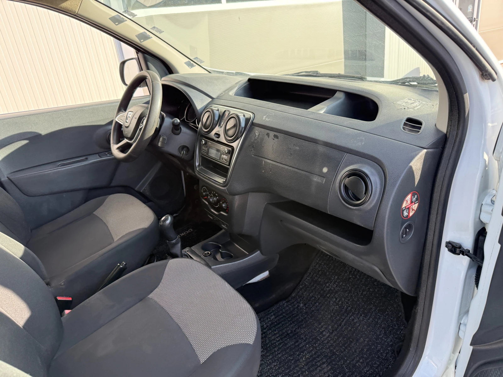 Dacia Dokker 1.5 dci , снимка 13 - Автомобили и джипове - 56621842